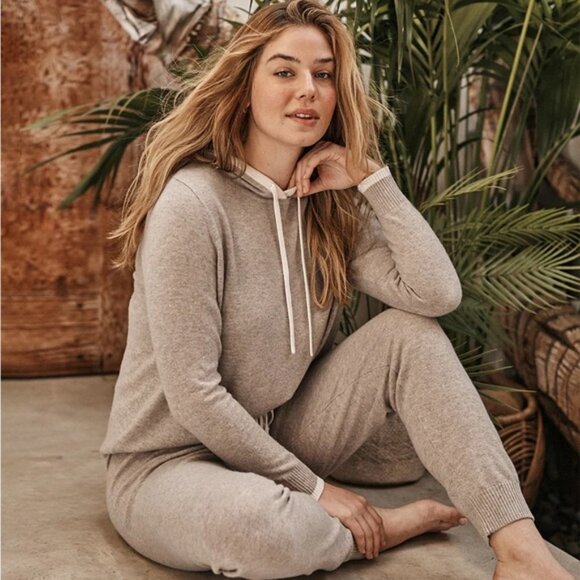 Summersalt | The Coziest Cashmere Blend Hoodie - Picture 7 of 7